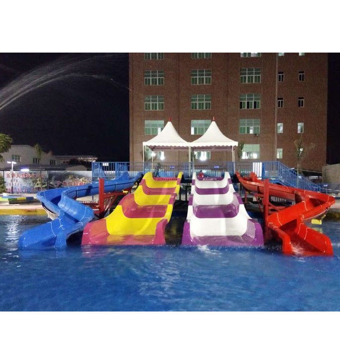 Çocuklar İçin Ekolojik Dostluklı Renkli Tepe Su Kaydırması Aile Havuzu Splash Fun